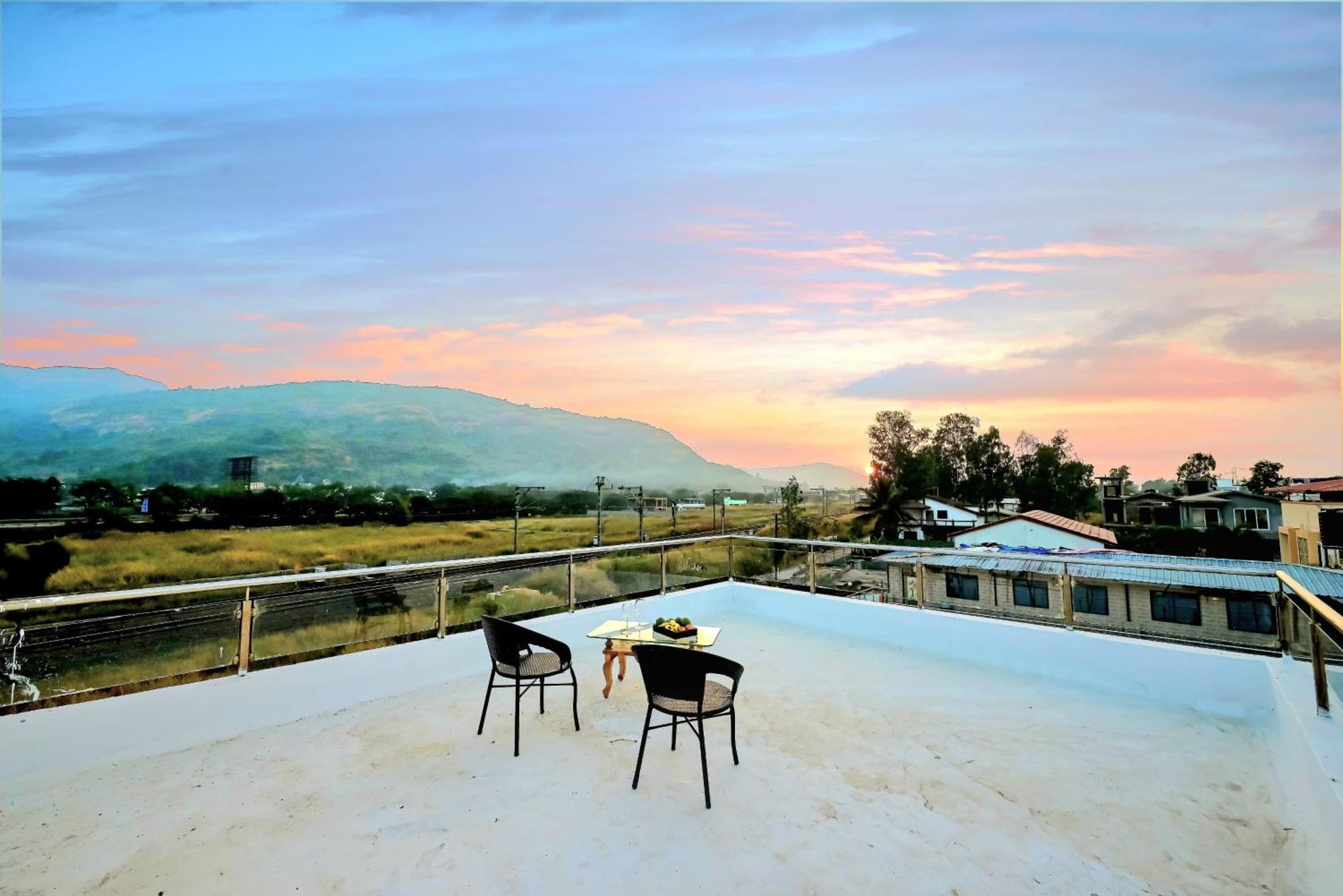 Empyrean Stay II 6Bhk Big Daddy Villa Ll Ac II Pvt Pool II Terrace View II Lux Lonavala Bagian luar foto
